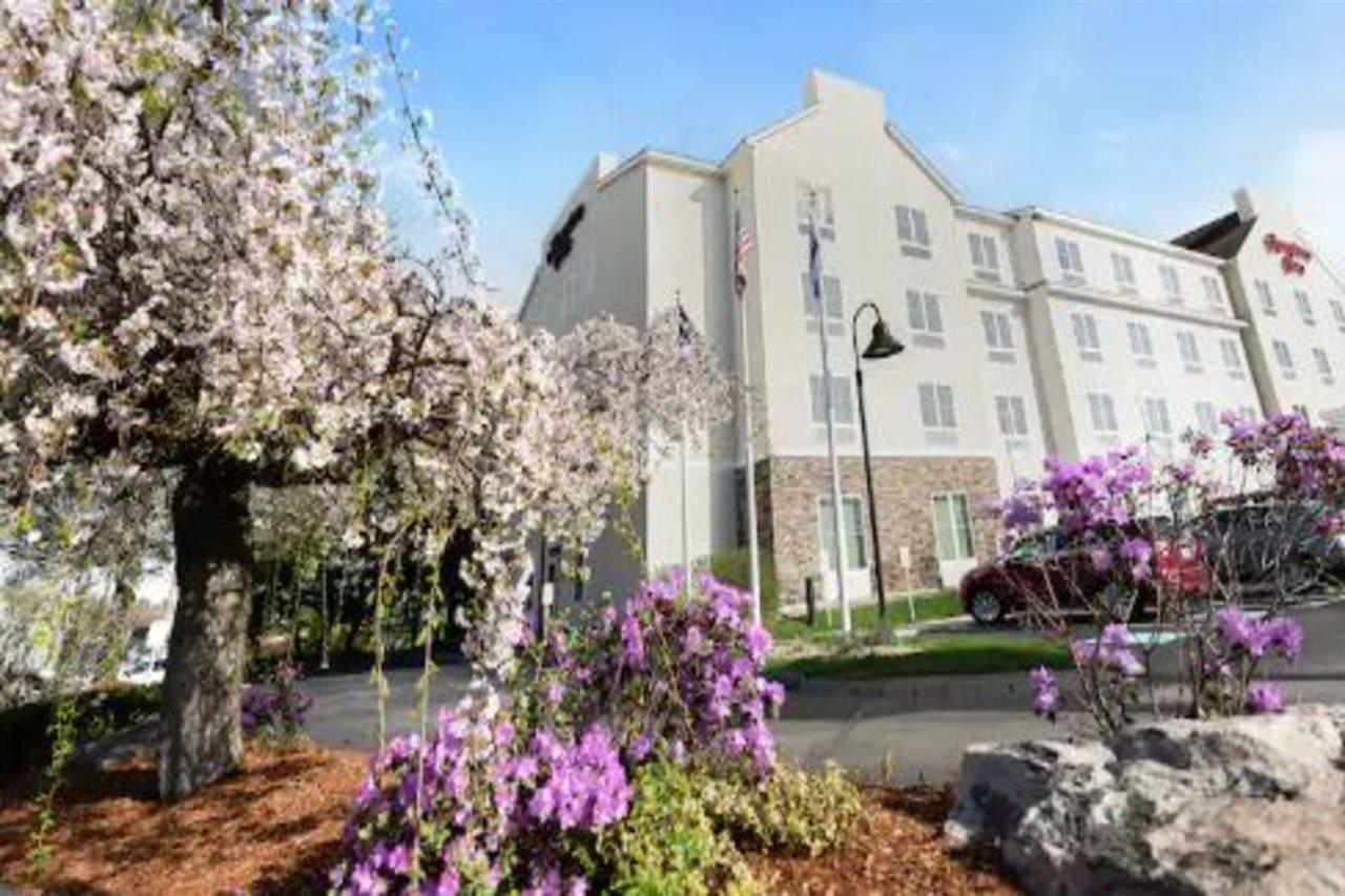 Hampton Inn Нашуа Экстерьер фото