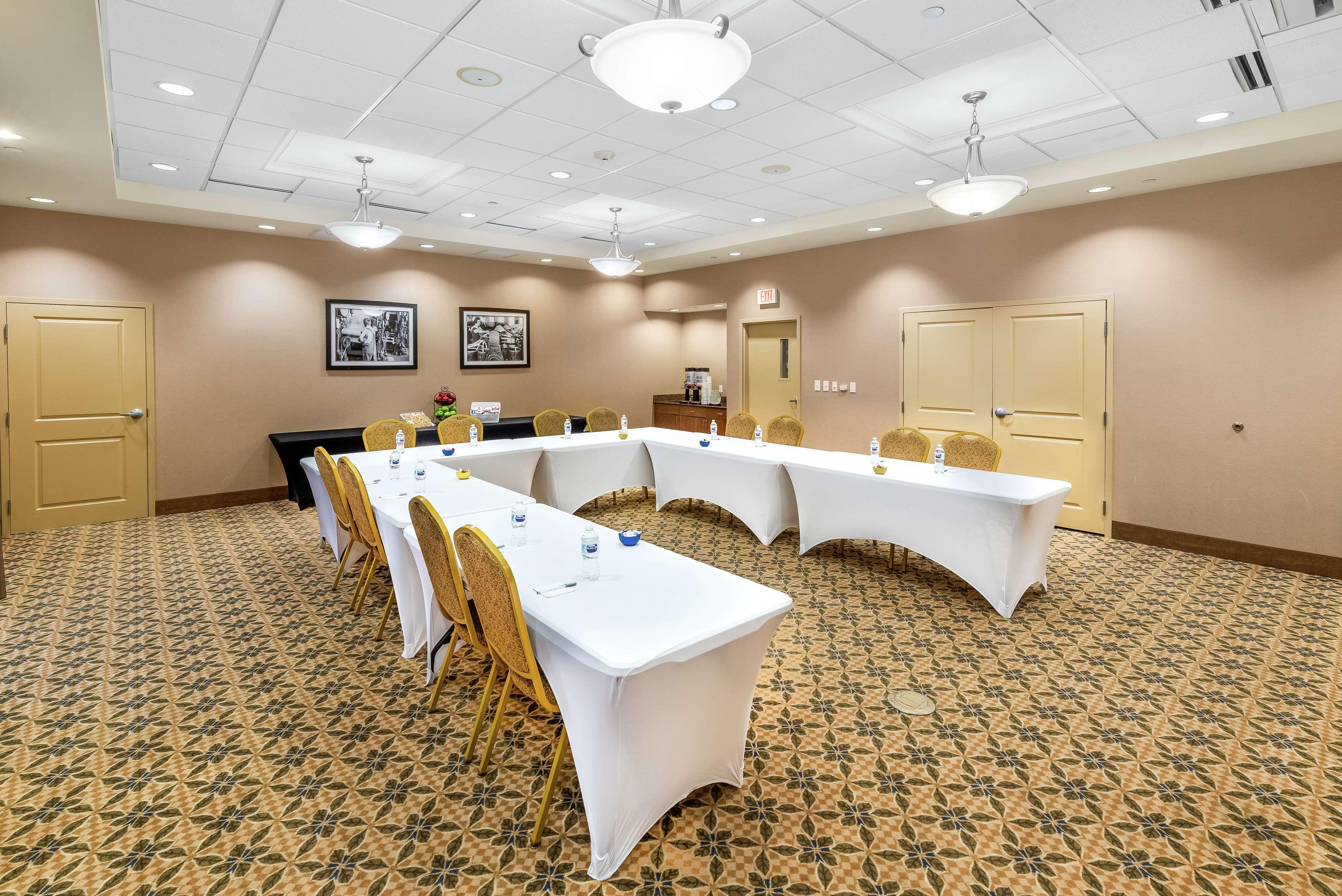 Hampton Inn Нашуа Экстерьер фото