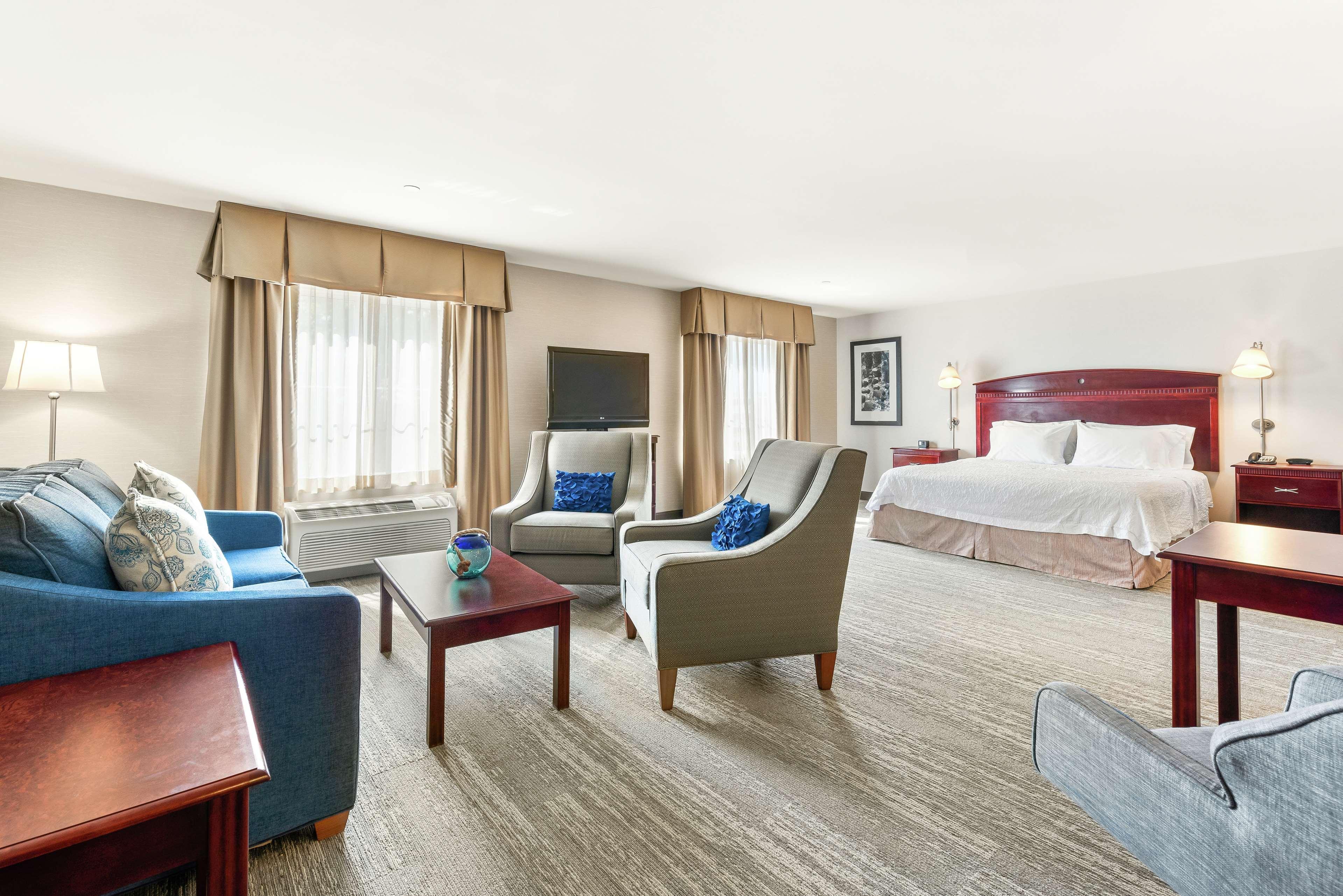 Hampton Inn Нашуа Экстерьер фото
