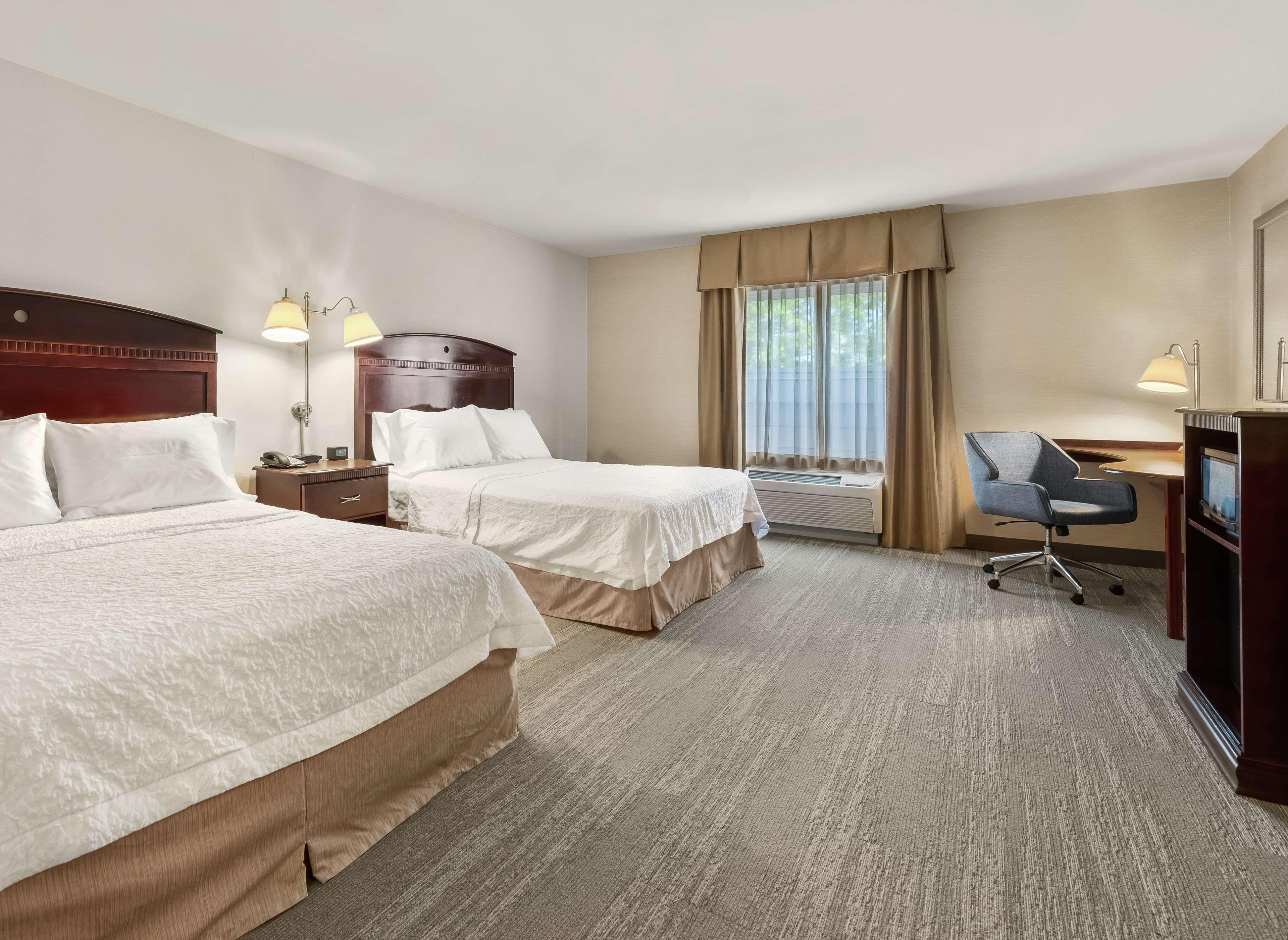 Hampton Inn Нашуа Экстерьер фото