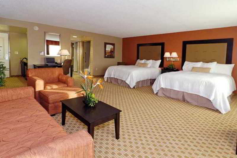 Hampton Inn Нашуа Экстерьер фото