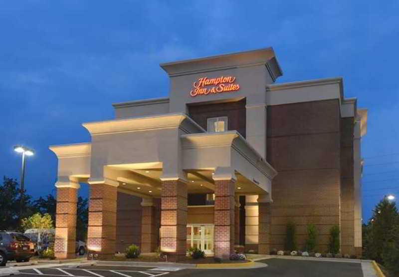 Hampton Inn Нашуа Экстерьер фото