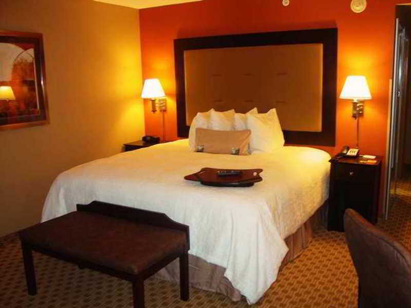Hampton Inn Нашуа Экстерьер фото