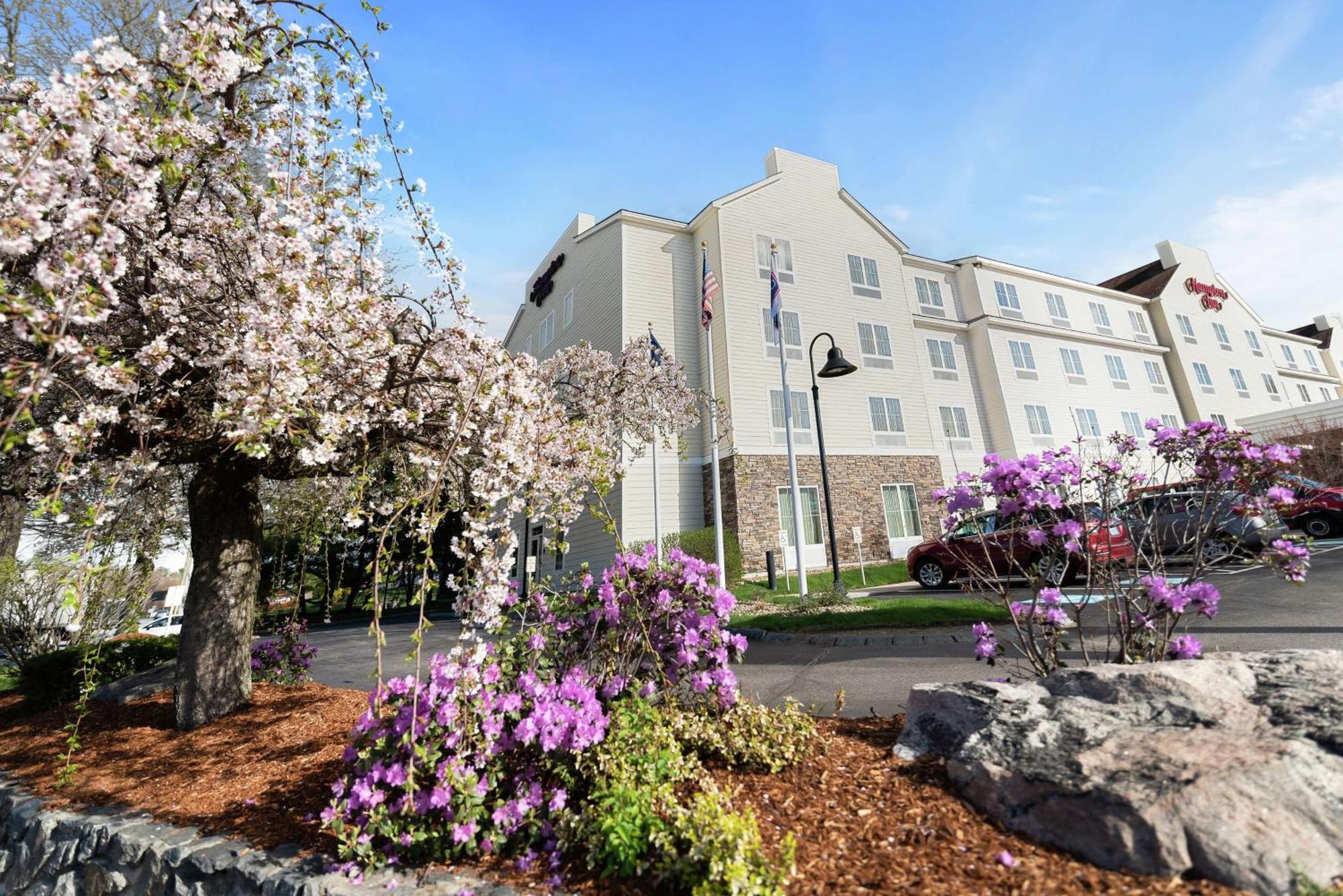 Hampton Inn Нашуа Экстерьер фото