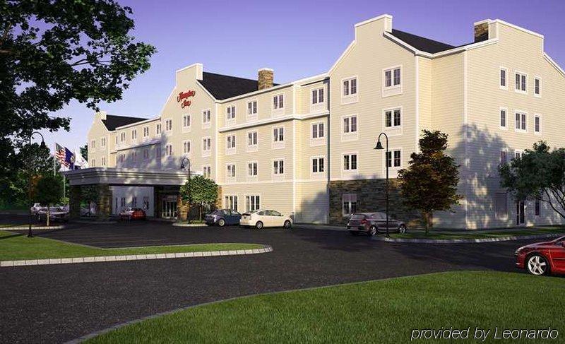 Hampton Inn Нашуа Экстерьер фото