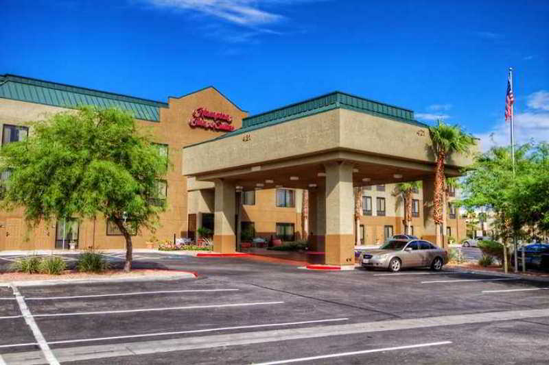 Hampton Inn Нашуа Экстерьер фото