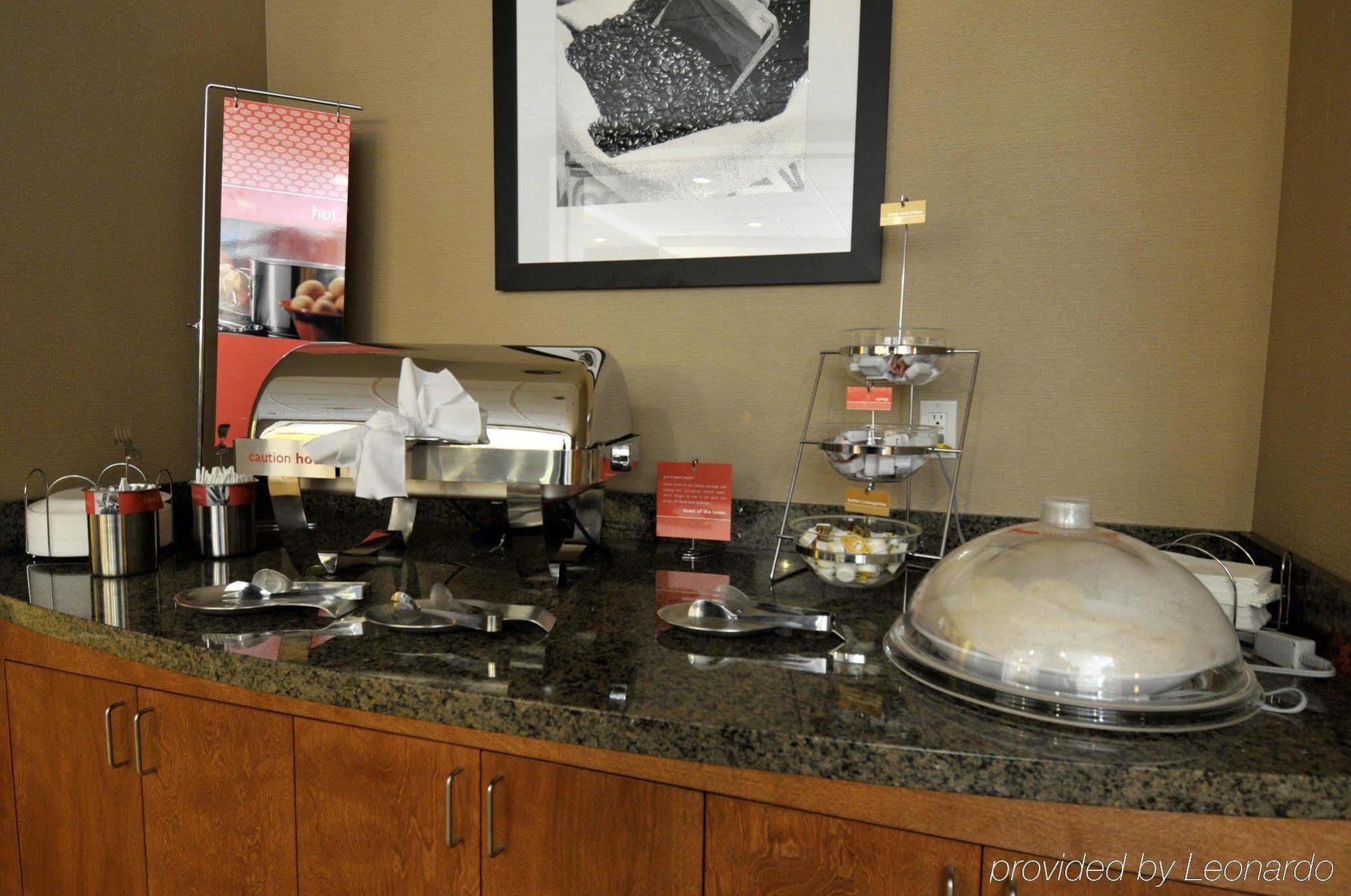 Hampton Inn Нашуа Экстерьер фото